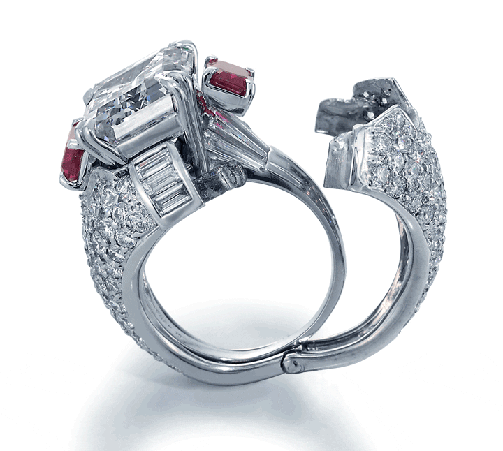GIF animation of diamond ring opening and closing