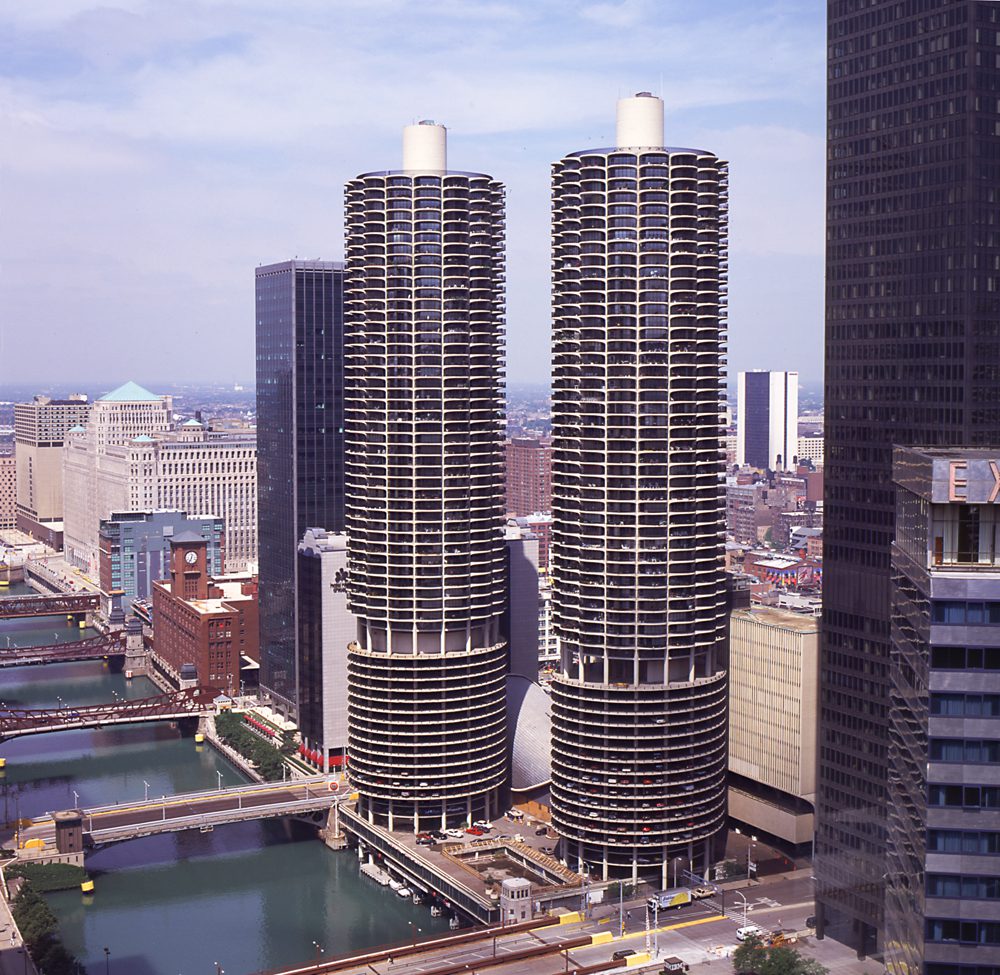 Marina City Chicago mid level view